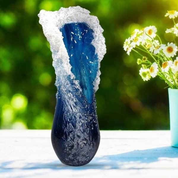 Majestic Wavy Vase
